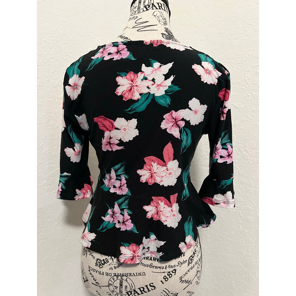 Derek Heart Floral Print Blouse Size Medium Peplum V-Neck Top Flared Bell Sleeve - Picture 2 of 7